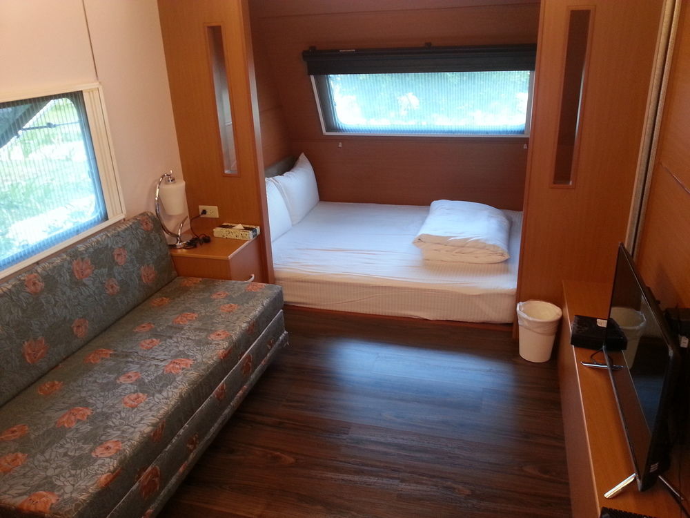 Kenting Houbihu Camping Car B&B Longshui Екстер'єр фото